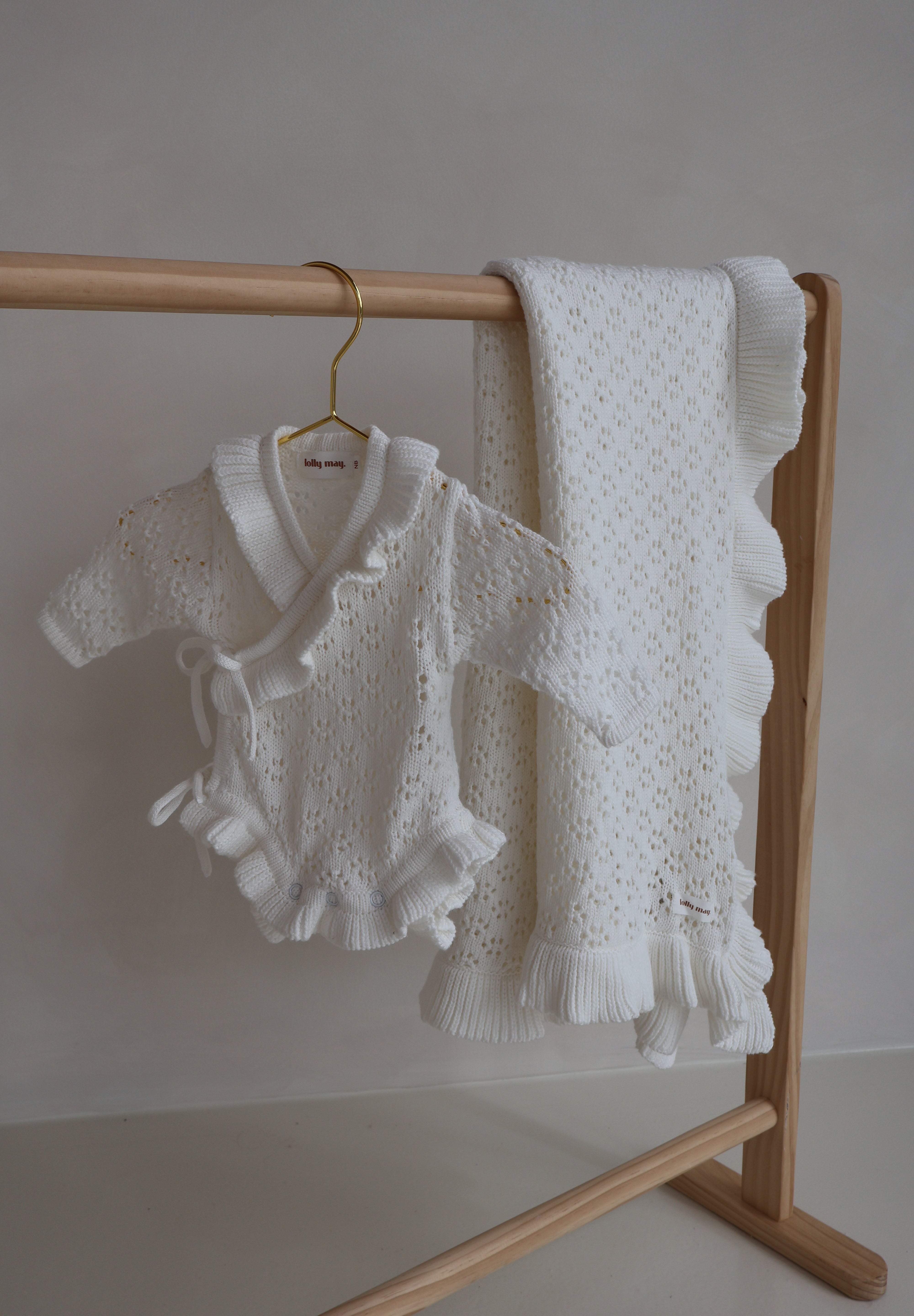 Signature Knit Frill Blanket