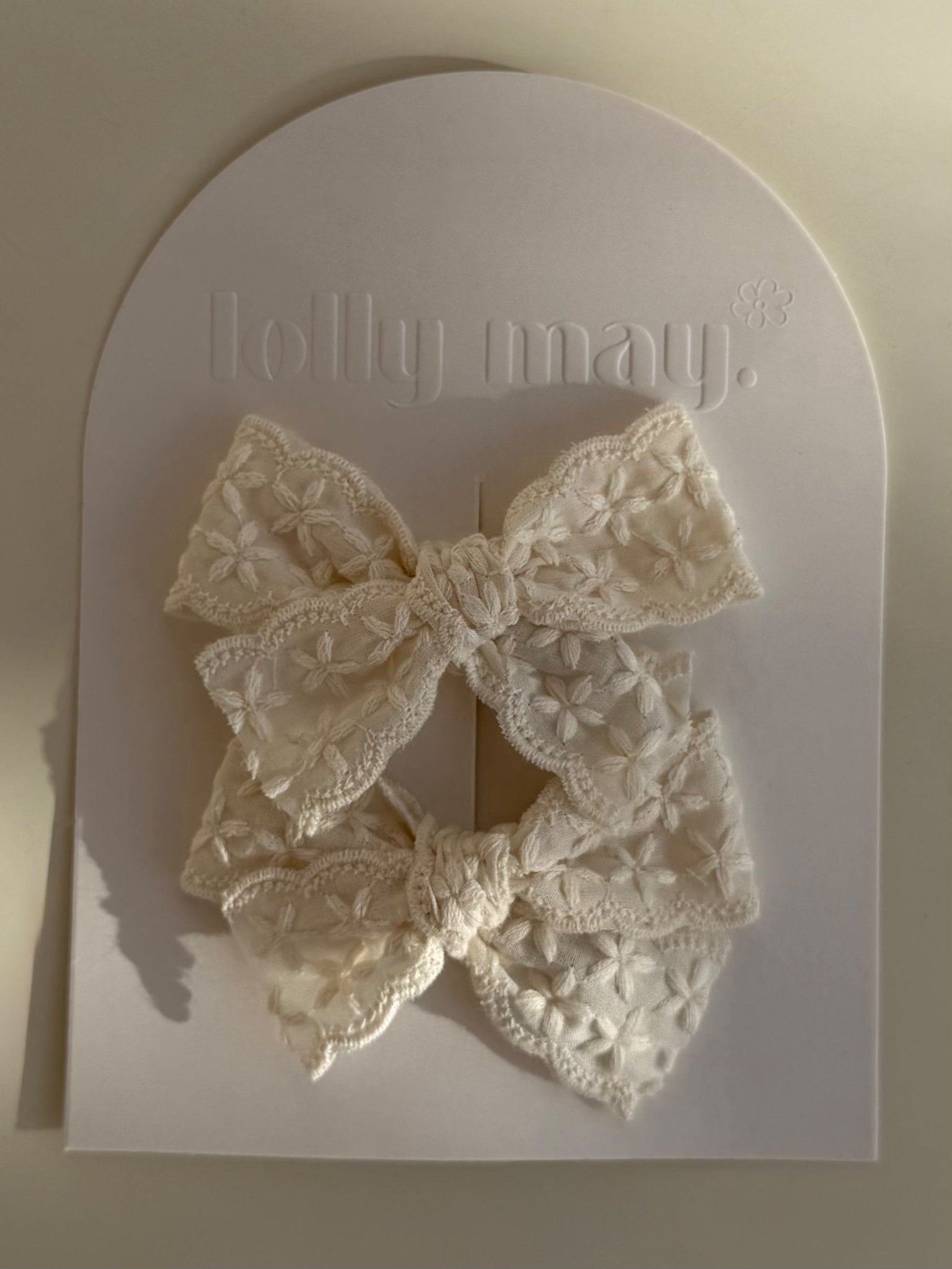 Cream Embroidered Lace Clip