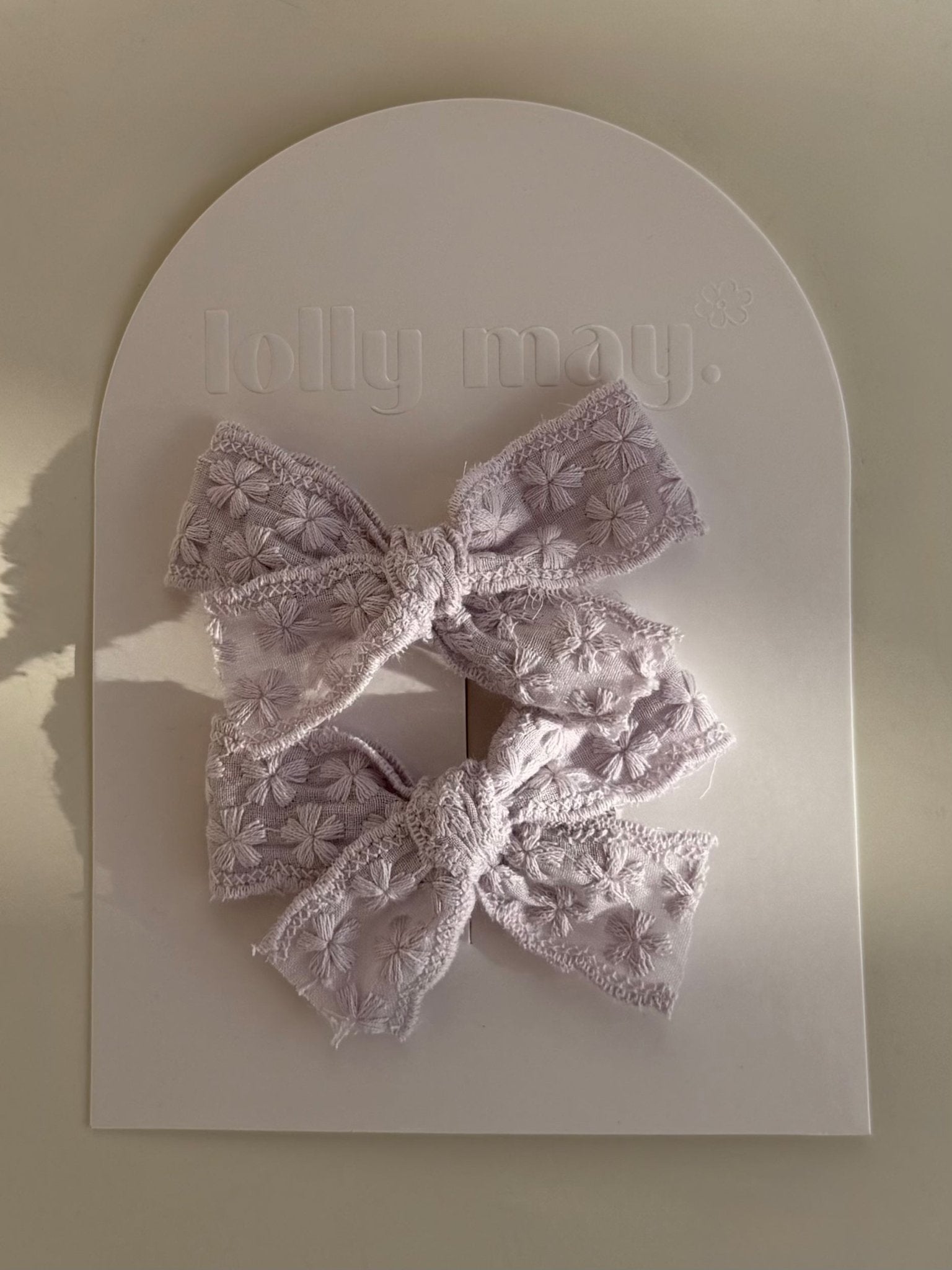 Lilac Embroidered Lace Clip